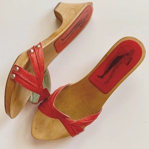 BELLE by Sigerson Morrison Slip on orange sandals